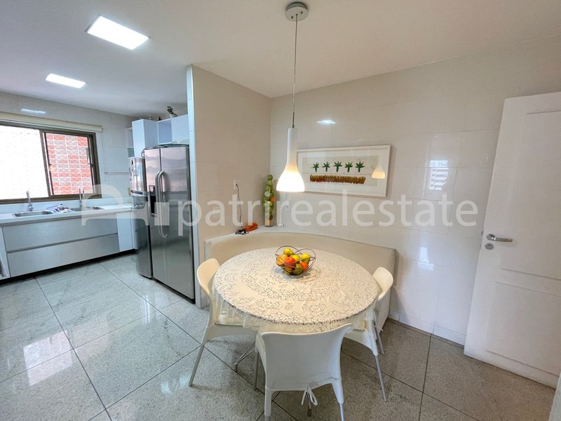 Apartamento 300 m² 1 por andar com 5 Quartos 7 banheiros e 4 vagas Meireles Fortaleza CE Rua Tibúrcio Cavalcanti Fortaleza - 
