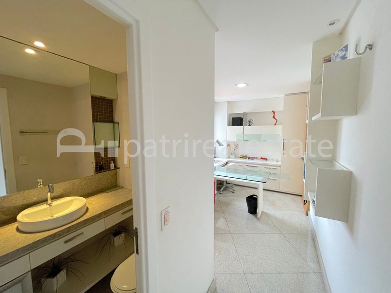 Apartamento 300 m² 1 por andar com 5 Quartos 7 banheiros e 4 vagas Meireles Fortaleza CE Rua Tibúrcio Cavalcanti Fortaleza - 