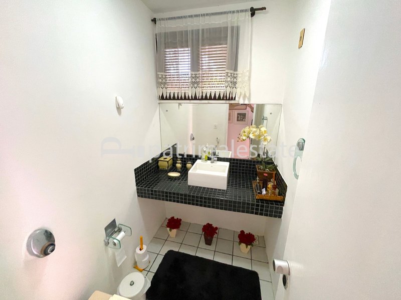 Casa Duplex 498 m² Terreno 960 m² 4 Suítes 5 Banheiros 5 Vagas - De Lourdes - Fortaleza CE Rua Professor Amarílio Cartaxo Fortaleza - 