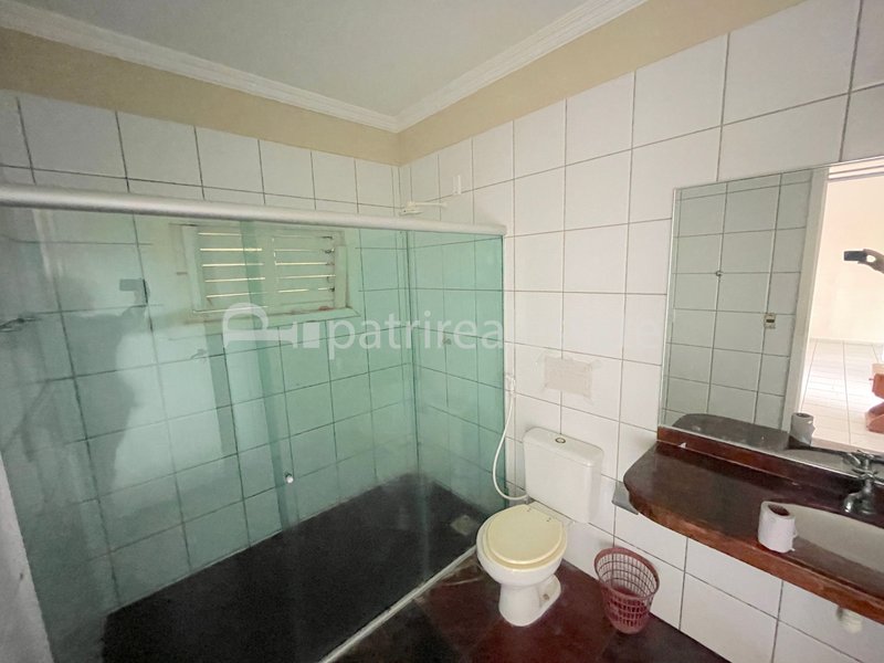 Casa vista mar 381 m² em terreno de 1456 m² 4 Suítes 6 banheiros - Prainha - Aquiraz – CE Rua Doutor Mario Gabel Aquiraz - 