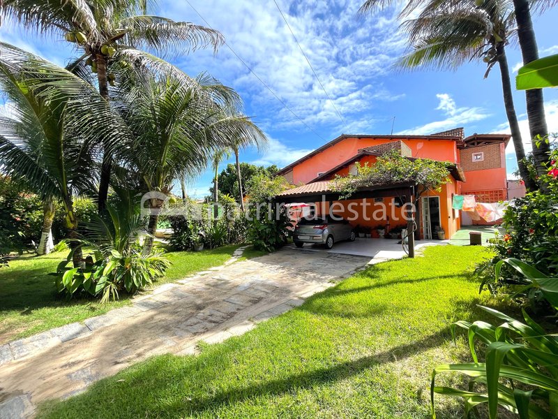 Casa de 485 m² em terreno de 920 m² 8 quartos 7 banheiros 8 Vagas - Prainha - Aquiraz – CE Rua da Praia Aquiraz - 