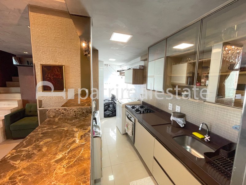 Apartamento Duplex Pe direito duplo 100 m² 2 Suítes 3 banheiros 2 vagas Cocó Fortaleza CE Rua Vilebaldo Aguiar Fortaleza - 