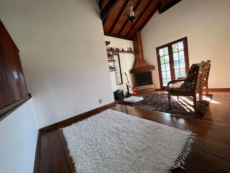 Casa com 4 dormitórios à venda por R$ 1.600.000 - Cascatinha - Nova Friburgo/RJ - Nova Friburgo - 