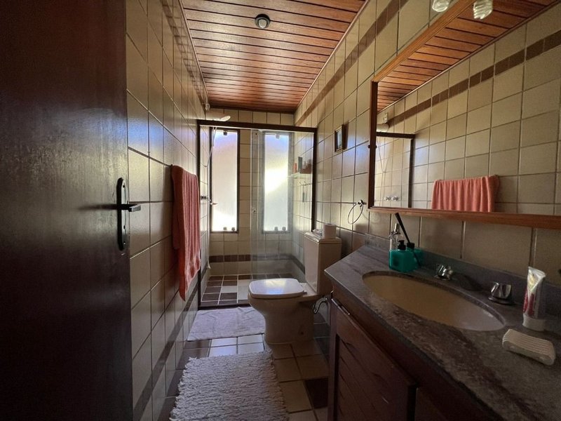 Casa com 4 dormitórios à venda por R$ 1.600.000 - Cascatinha - Nova Friburgo/RJ  Nova Friburgo - 