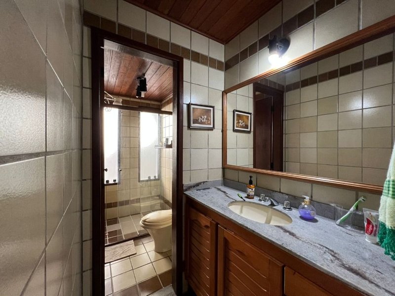 Casa com 4 dormitórios à venda por R$ 1.600.000 - Cascatinha - Nova Friburgo/RJ  Nova Friburgo - 
