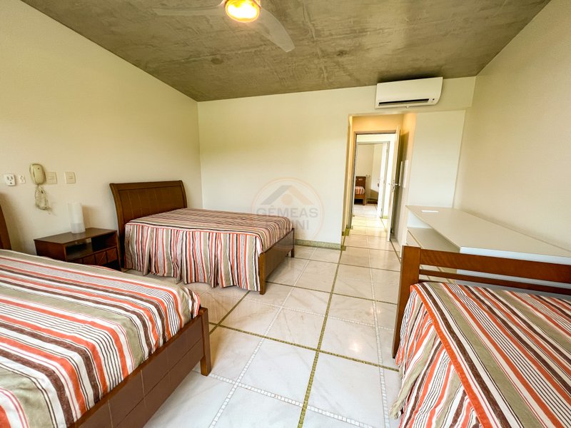 Casa frente ao mar da Praia de Juquehy com 6 suítes - São Sebastião - 
