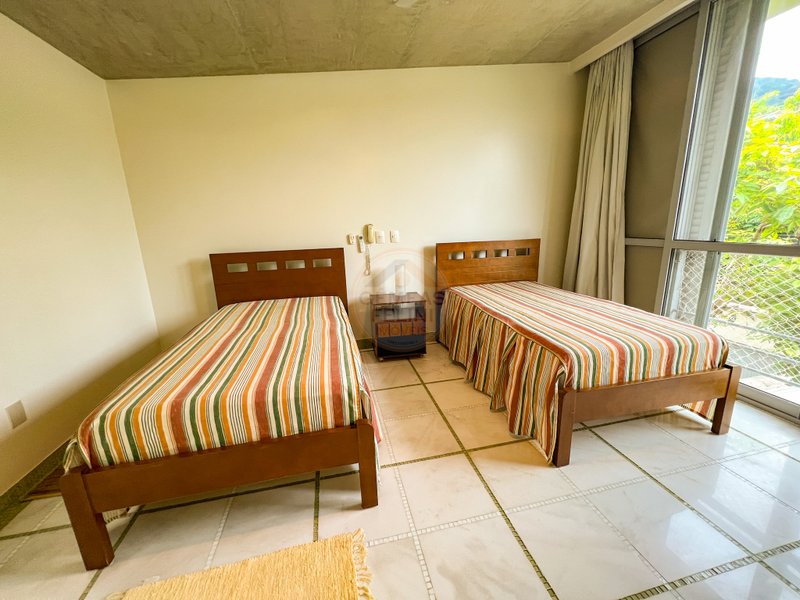 Casa frente ao mar da Praia de Juquehy com 6 suítes - São Sebastião - 