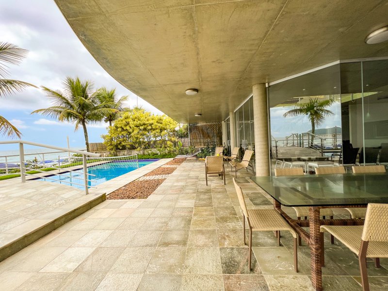 Casa frente ao mar da Praia de Juquehy com 6 suítes - São Sebastião - 