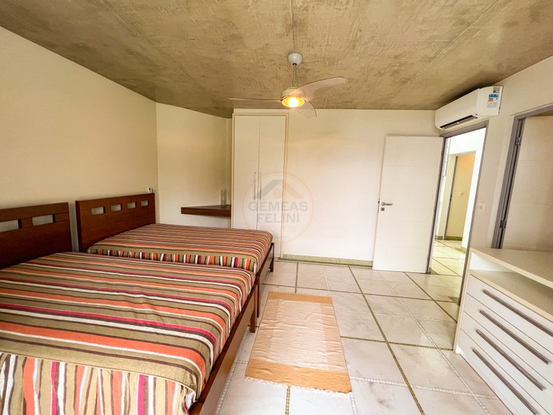 Casa frente ao mar da Praia de Juquehy com 6 suítes - São Sebastião - 