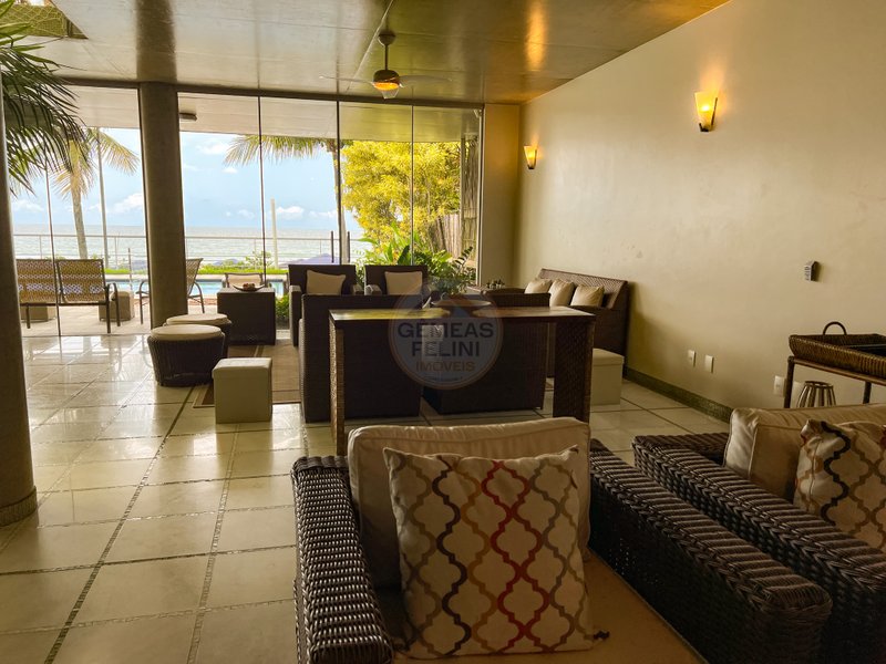 Casa frente ao mar da Praia de Juquehy com 6 suítes - São Sebastião - 
