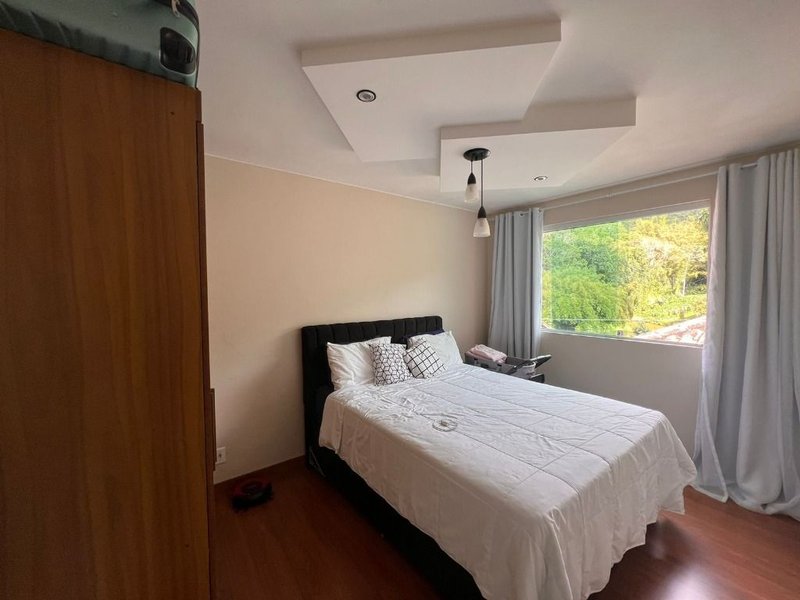 Casa com 3 dormitórios à venda, 220 m² por R$ 800.000 - Cônego - Nova Friburgo/RJ - Nova Friburgo - 