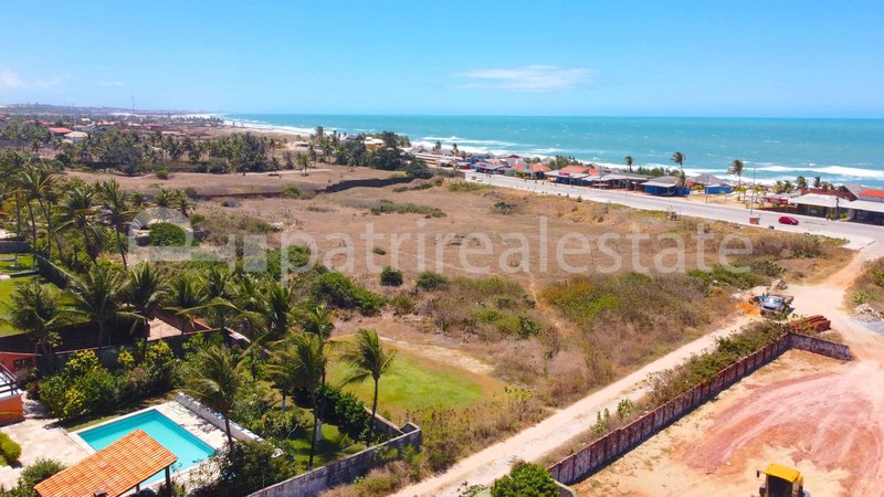 Terreno frente mar de 3.063,46 m² por R$ 1.090.000 - Prainha - Aquiraz - CE Av. Litoranea Beach-Park Prainha Aquiraz - 