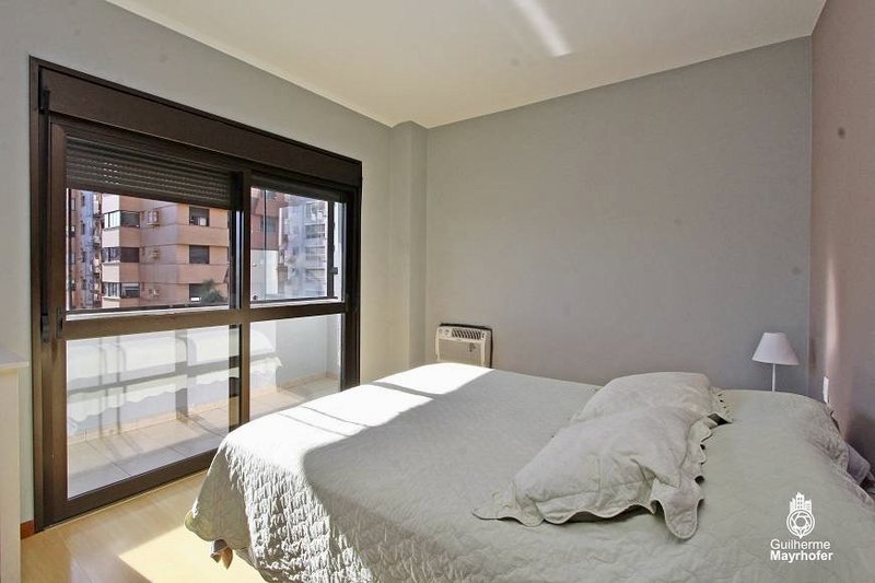 R$ 1.010.000 - APARTAMENTO DE FRENTE - 2 SACADAS - 114M2 - 3 DORMITÓRIOS - LAREIRA - VISTA Avenida João Obino Porto Alegre - 