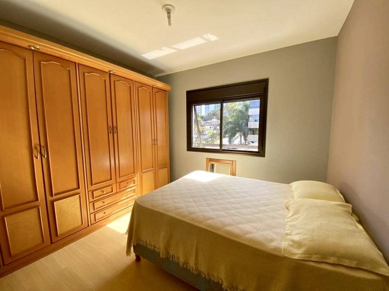 R$ 1.010.000 - APARTAMENTO DE FRENTE - 2 SACADAS - 114M2 - 3 DORMITÓRIOS - LAREIRA - VISTA Avenida João Obino Porto Alegre - 