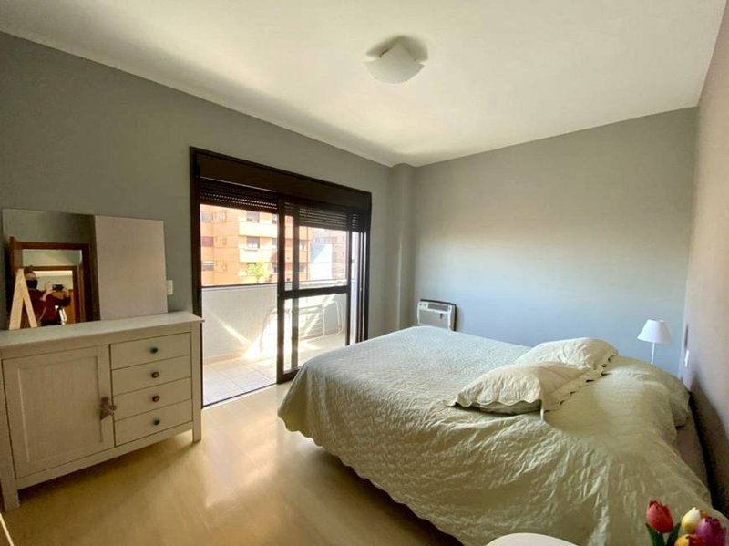 R$ 1.010.000 - APARTAMENTO DE FRENTE - 2 SACADAS - 114M2 - 3 DORMITÓRIOS - LAREIRA - VISTA Avenida João Obino Porto Alegre - 