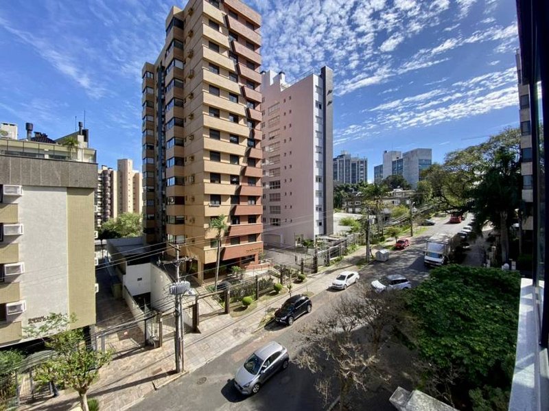 R$ 1.010.000 - APARTAMENTO DE FRENTE - 2 SACADAS - 114M2 - 3 DORMITÓRIOS - LAREIRA - VISTA Avenida João Obino Porto Alegre - 
