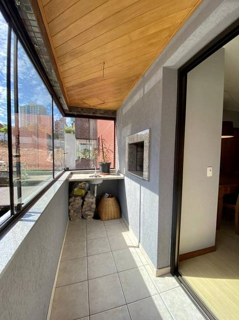 R$ 1.010.000 - APARTAMENTO DE FRENTE - 2 SACADAS - 114M2 - 3 DORMITÓRIOS - LAREIRA - VISTA Avenida João Obino Porto Alegre - 