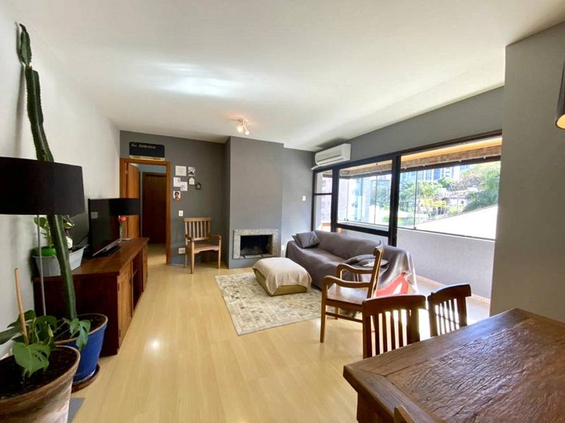 R$ 1.010.000 - APARTAMENTO DE FRENTE - 2 SACADAS - 114M2 - 3 DORMITÓRIOS - LAREIRA - VISTA Avenida João Obino Porto Alegre - 