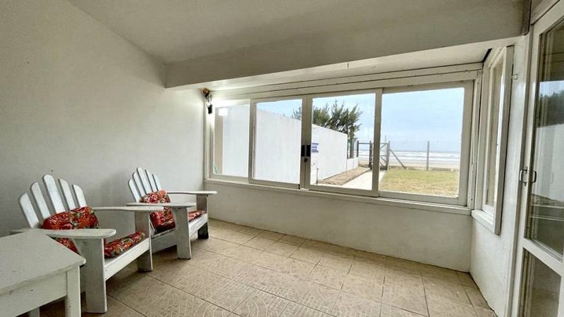 R$ 850.000 - PÉ NA AREIA - EXCELENTE CASA EM IMBÉ - MOBILIADA - 230M2 - 5 DORM - 4 VAGAS - Imbé - 