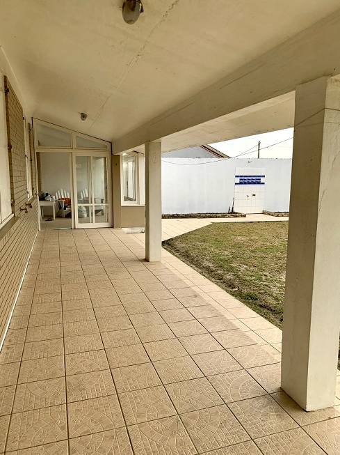 R$ 850.000 - PÉ NA AREIA - EXCELENTE CASA EM IMBÉ - MOBILIADA - 230M2 - 5 DORM - 4 VAGAS - Imbé - 