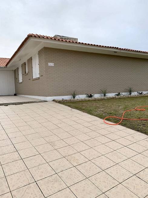 R$ 850.000 - PÉ NA AREIA - EXCELENTE CASA EM IMBÉ - MOBILIADA - 230M2 - 5 DORM - 4 VAGAS - Imbé - 