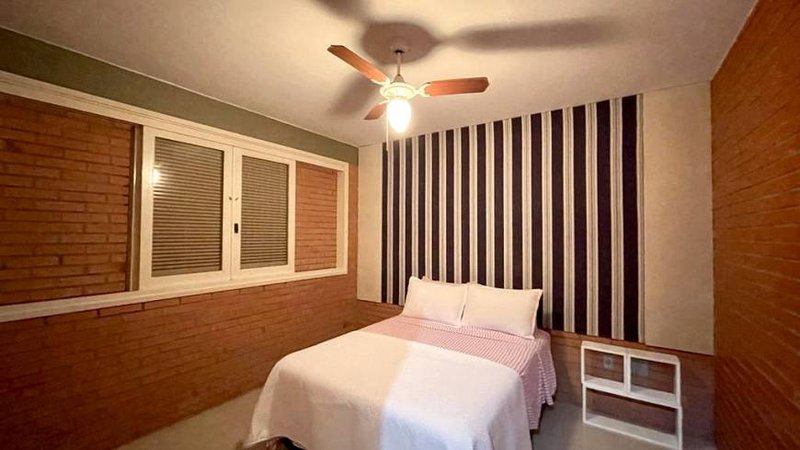 R$ 850.000 - PÉ NA AREIA - EXCELENTE CASA EM IMBÉ - MOBILIADA - 230M2 - 5 DORM - 4 VAGAS - Imbé - 