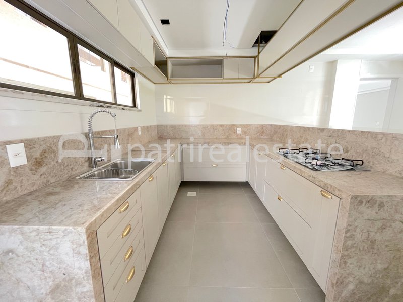 Casa Duplex no Jardins de Ibiza 5 suites 7 wc 6 vagas. Sup. 325,80 m² Coaçu - Eusebio - CE Rodovia, CE-040Avenida Nova do Contorno Eusébio - 