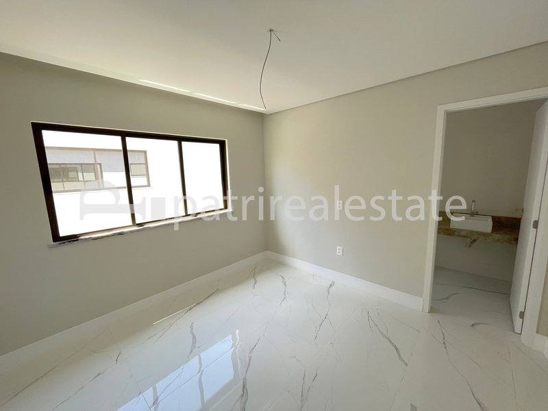 Casa Duplex no Jardins de Ibiza 5 suites 7 wc 6 vagas. Sup. 325,80 m² Coaçu - Eusebio - CE Rodovia, CE-040Avenida Nova do Contorno Eusébio - 