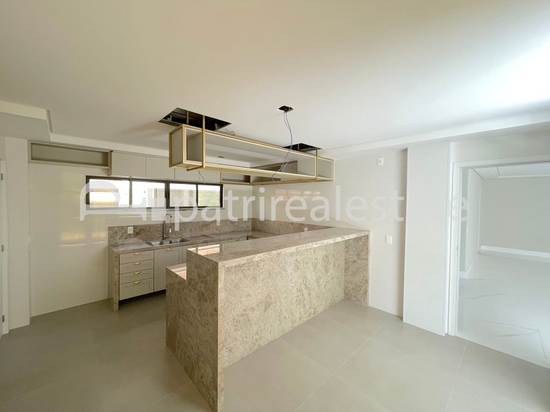 Casa Duplex no Jardins de Ibiza 5 suites 7 wc 6 vagas. Sup. 325,80 m² Coaçu - Eusebio - CE Rodovia, CE-040Avenida Nova do Contorno Eusébio - 