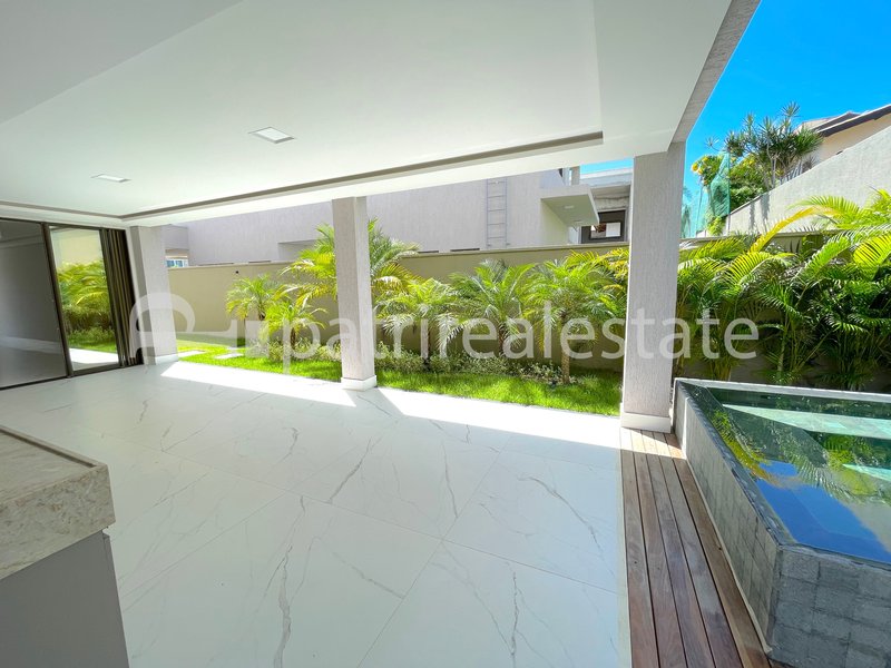 Casa Duplex no Jardins de Ibiza 5 suites 7 wc 6 vagas. Sup. 325,80 m² Coaçu - Eusebio - CE Rodovia, CE-040Avenida Nova do Contorno Eusébio - 