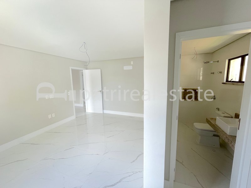 Casa Duplex no Jardins de Ibiza 5 suites 7 wc 6 vagas. Sup. 325,80 m² Coaçu - Eusebio - CE Rodovia, CE-040Avenida Nova do Contorno Eusébio - 
