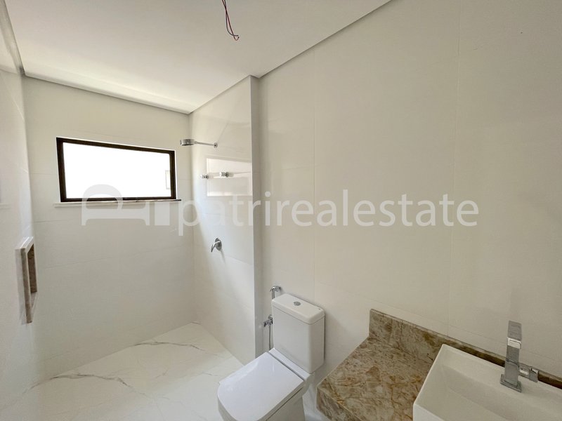 Casa Duplex no Jardins de Ibiza 5 suites 7 wc 6 vagas. Sup. 325,80 m² Coaçu - Eusebio - CE Rodovia, CE-040Avenida Nova do Contorno Eusébio - 
