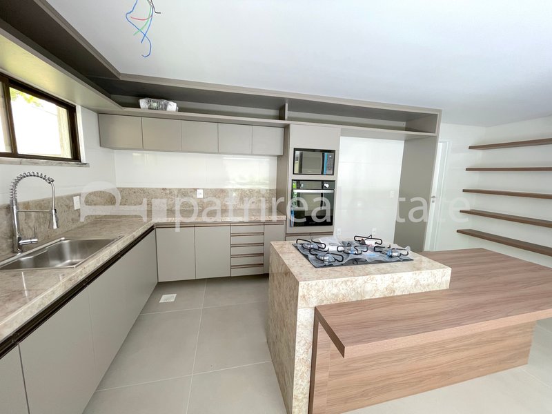 Casa Duplex no Jardins de Ibiza 4 suites 6 wc 6 vagas. Sup. 322 m² Coaçu - Eusebio - CE Rodovia, CE-040 Eusébio - 