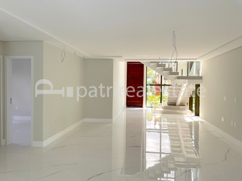 Casa Duplex no Jardins de Ibiza 4 suites 6 wc 6 vagas. Sup. 322 m² Coaçu - Eusebio - CE Rodovia, CE-040 Eusébio - 
