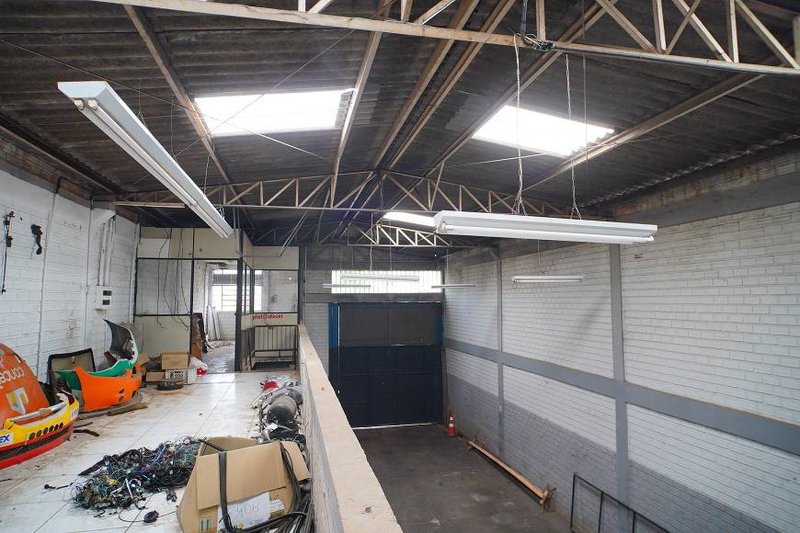 R$ 780.000 - ÓTIMO PAVILHÃO/DEPÓSITO - 370M2 - MEZANINO - VAGAS Rua Ouro Preto Porto Alegre - 