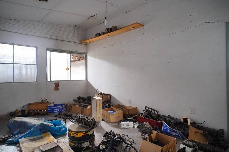 R$ 780.000 - ÓTIMO PAVILHÃO/DEPÓSITO - 370M2 - MEZANINO - VAGAS Rua Ouro Preto Porto Alegre - 