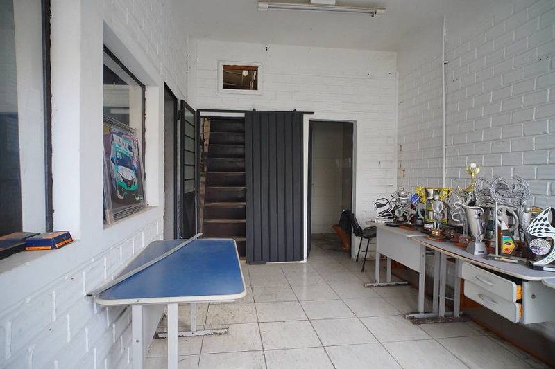 R$ 780.000 - ÓTIMO PAVILHÃO/DEPÓSITO - 370M2 - MEZANINO - VAGAS Rua Ouro Preto Porto Alegre - 