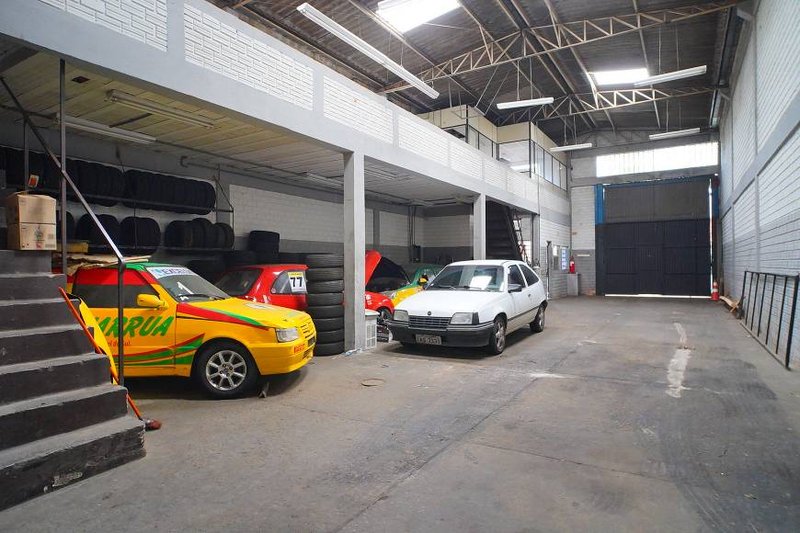 R$ 780.000 - ÓTIMO PAVILHÃO/DEPÓSITO - 370M2 - MEZANINO - VAGAS Rua Ouro Preto Porto Alegre - 