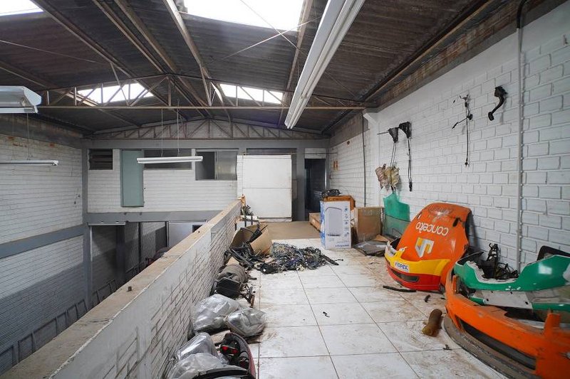 R$ 780.000 - ÓTIMO PAVILHÃO/DEPÓSITO - 370M2 - MEZANINO - VAGAS Rua Ouro Preto Porto Alegre - 