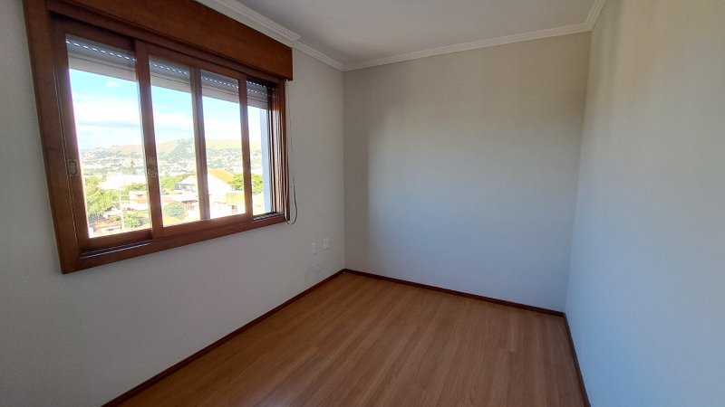 Apartamento 2 Dormitórios, sacada com churrasqueira, 1 vaga de garagem  Porto Alegre - 