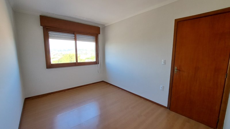 Apartamento 2 Dormitórios, sacada com churrasqueira, 1 vaga de garagem  Porto Alegre - 
