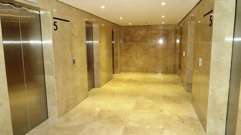 R$ 850.000 - BARRA SHOPPING SUL - DIAMOND TOWER - SALA ALTO PADRÃO - 87M2 - 1 VAGA Avenida Diário de Notícias Porto Alegre - 
