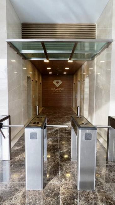R$ 850.000 - BARRA SHOPPING SUL - DIAMOND TOWER - SALA ALTO PADRÃO - 87M2 - 1 VAGA Avenida Diário de Notícias Porto Alegre - 