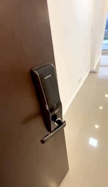 R$ 850.000 - BARRA SHOPPING SUL - DIAMOND TOWER - SALA ALTO PADRÃO - 87M2 - 1 VAGA Avenida Diário de Notícias Porto Alegre - 