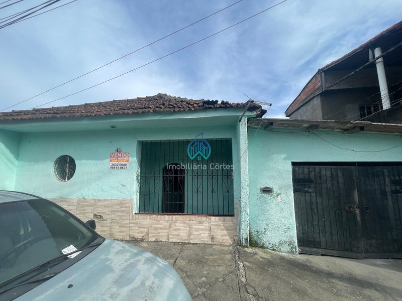 Vendendo quatro casas no centro de Guapimirim-RJ Rua Itacoatiara Guapimirim - 