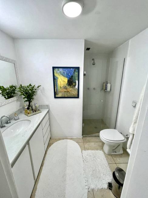 R$ 750.000 - EXCELENTE APARTAMENTO - DE FRENTE - 106M2 - SEMIMOBILIADO - 3 DORM - 1 VAGA - Porto Alegre - 