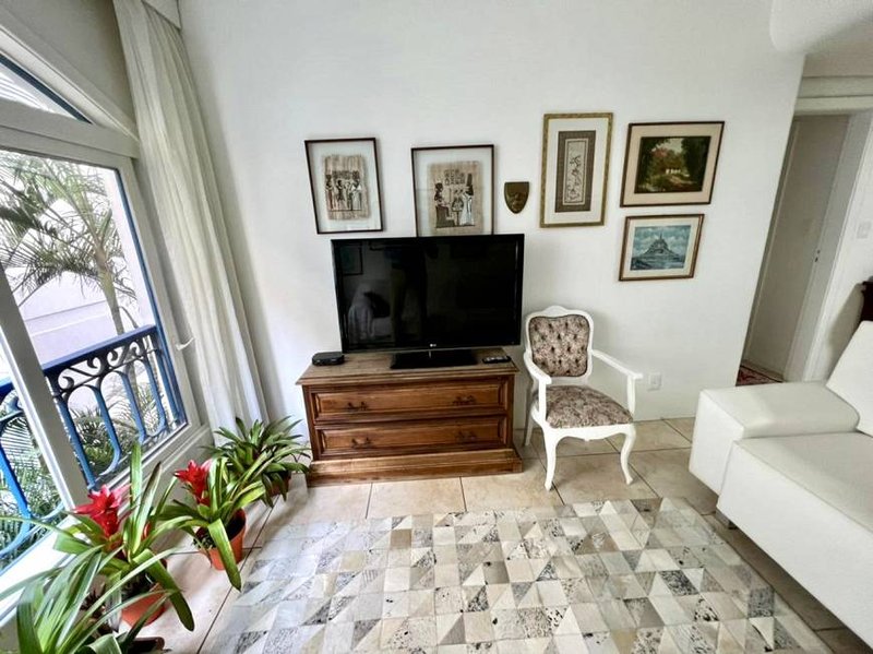 R$ 750.000 - EXCELENTE APARTAMENTO - DE FRENTE - 106M2 - SEMIMOBILIADO - 3 DORM - 1 VAGA - Porto Alegre - 