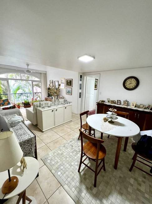 R$ 750.000 - EXCELENTE APARTAMENTO - DE FRENTE - 106M2 - SEMIMOBILIADO - 3 DORM - 1 VAGA - Porto Alegre - 
