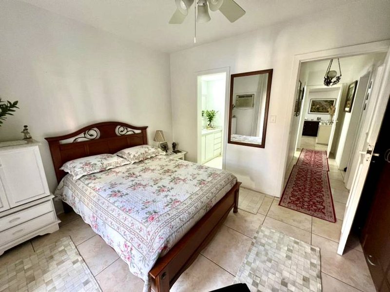 R$ 750.000 - EXCELENTE APARTAMENTO - DE FRENTE - 106M2 - SEMIMOBILIADO - 3 DORM - 1 VAGA - Porto Alegre - 