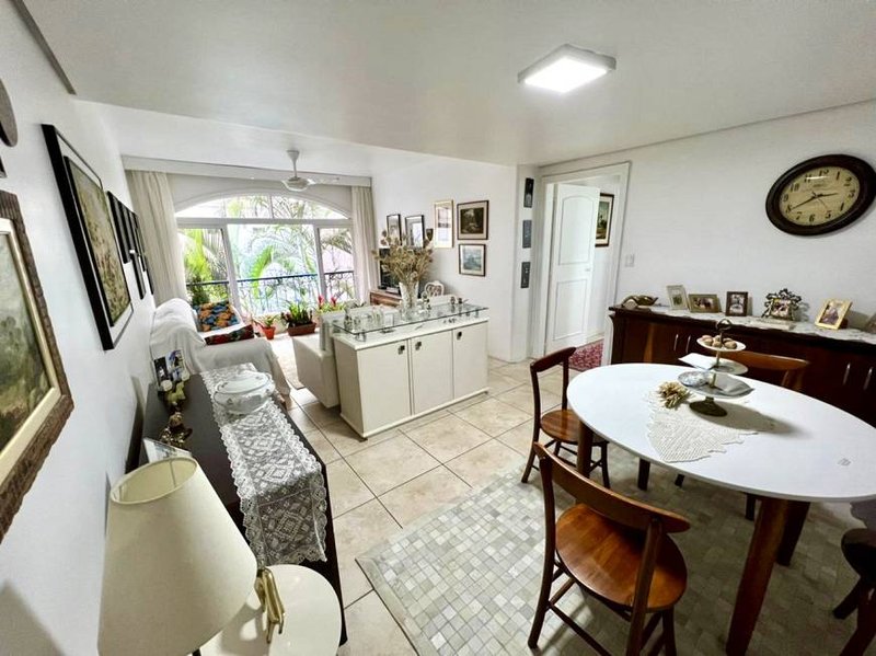 R$ 750.000 - EXCELENTE APARTAMENTO - DE FRENTE - 106M2 - SEMIMOBILIADO - 3 DORM - 1 VAGA - Porto Alegre - 